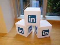 How to Build Influence With LinkedIn